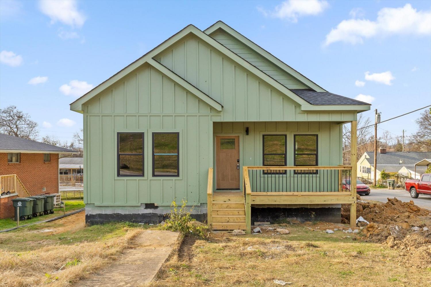 925-N-Chamberlain-Avenue For Sale