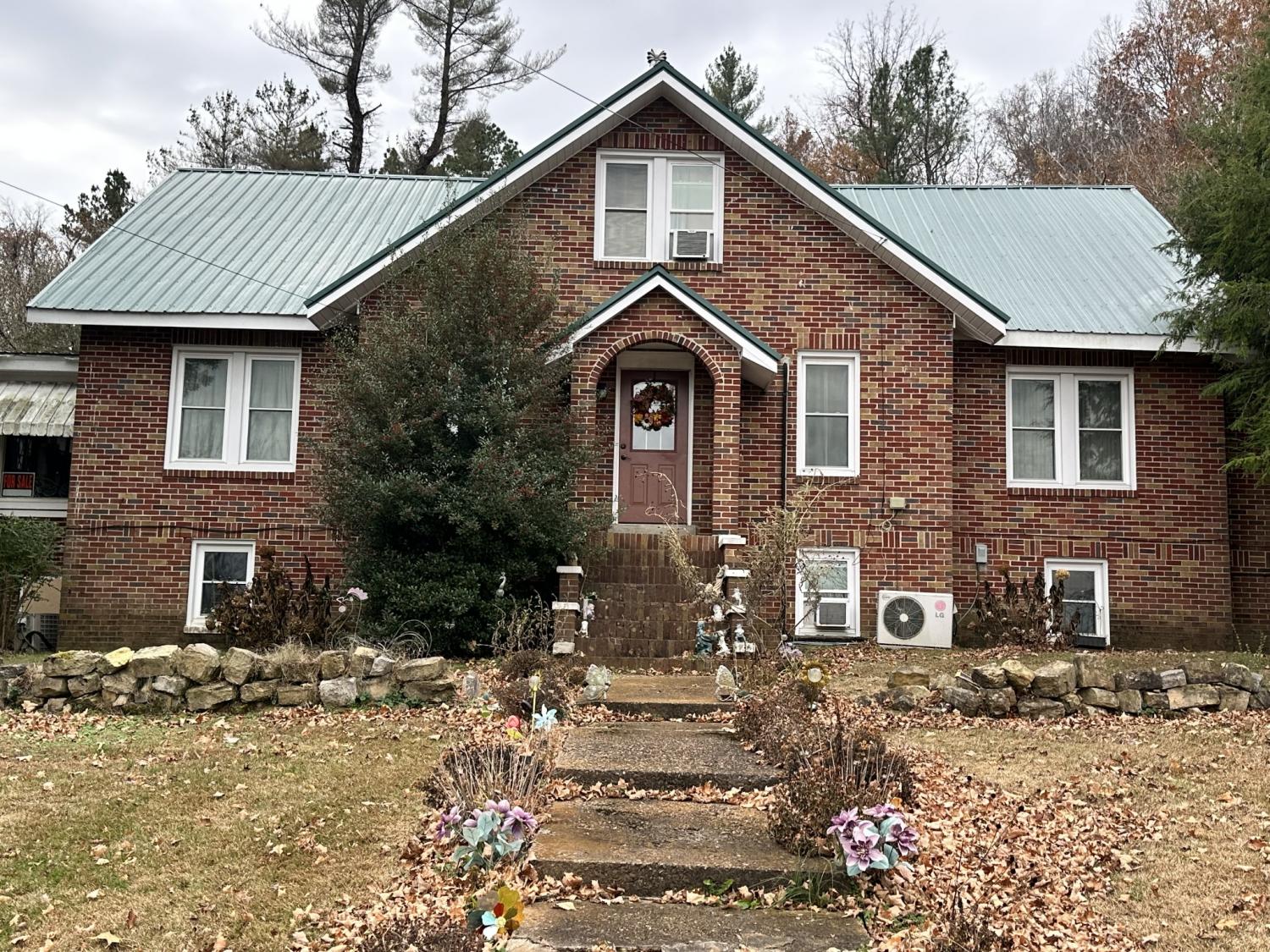 212-E-Main-St For Sale