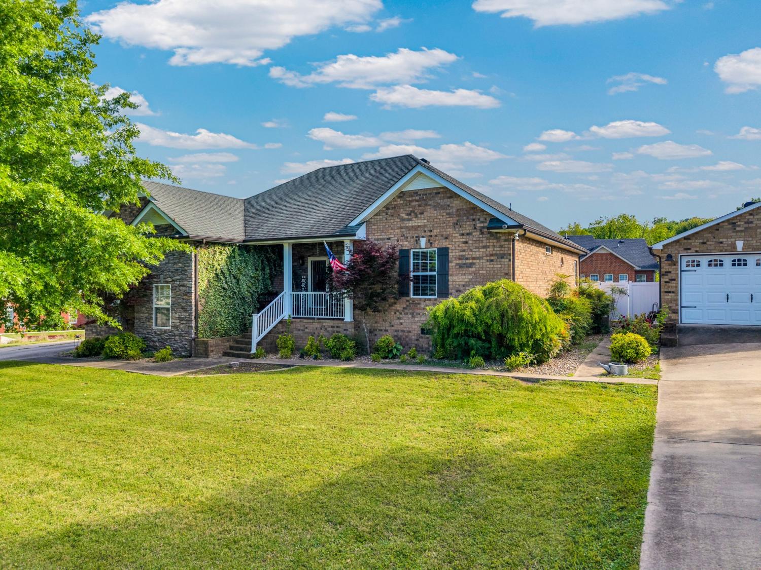148-Pin-Oak-Dr For Sale