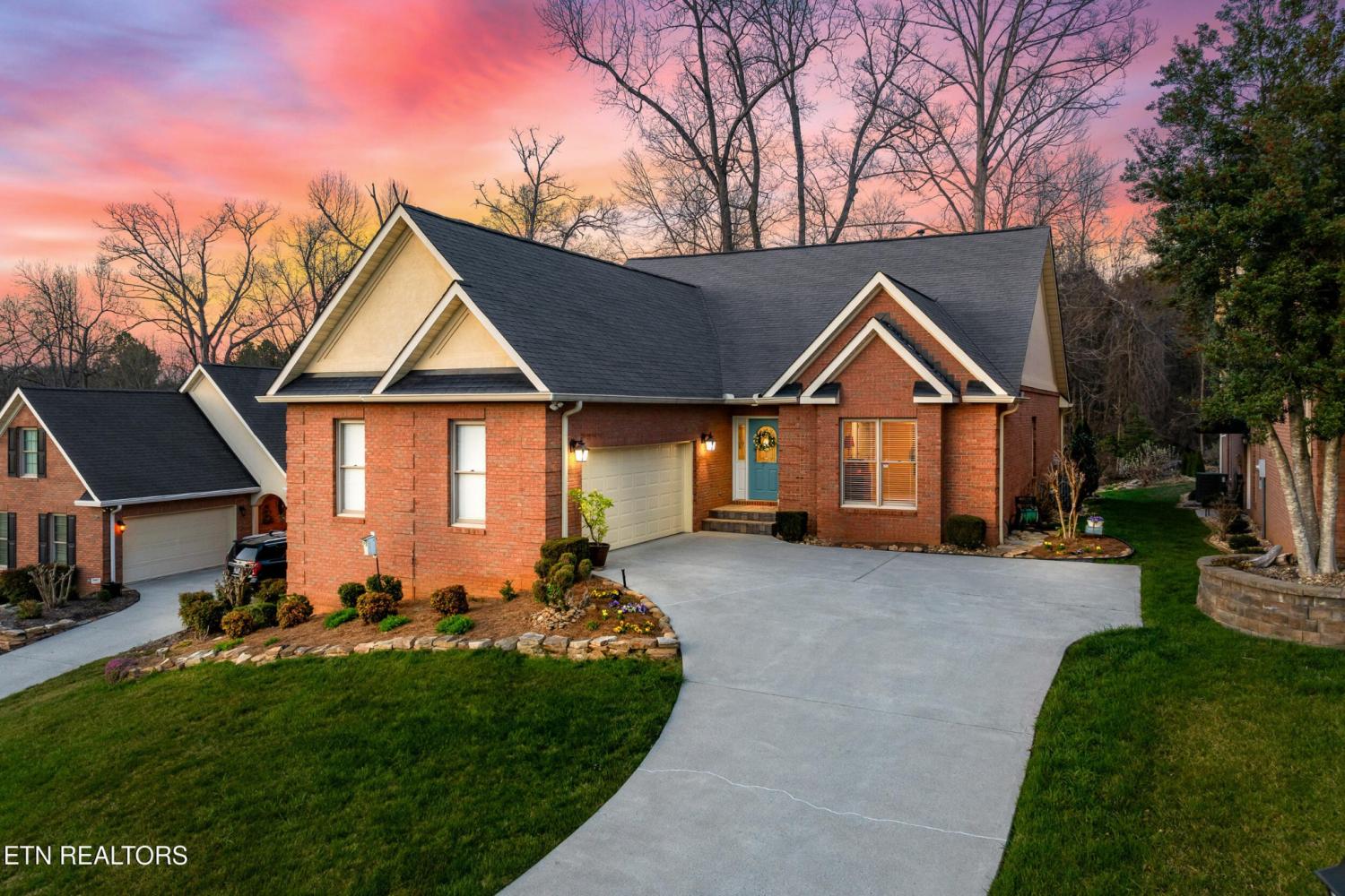270-Valleyview-Drive For Sale
