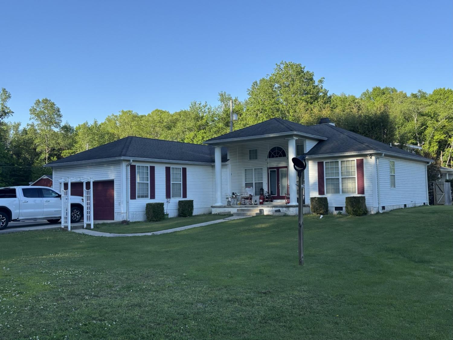 206-Dreaden-St For Sale