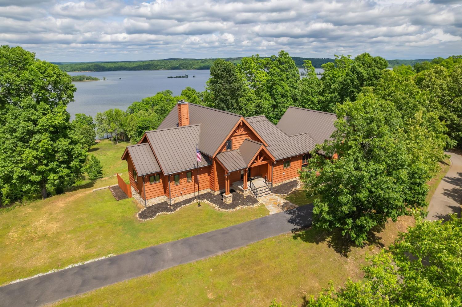 685-River-Oaks-Dr For Sale