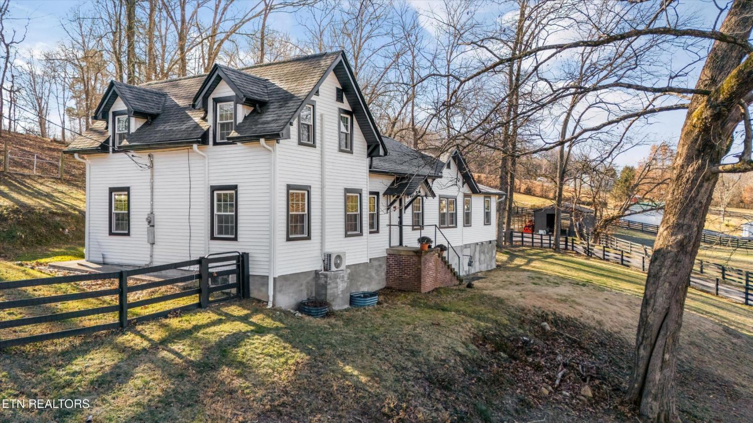 183-Laurel-Rd For Sale