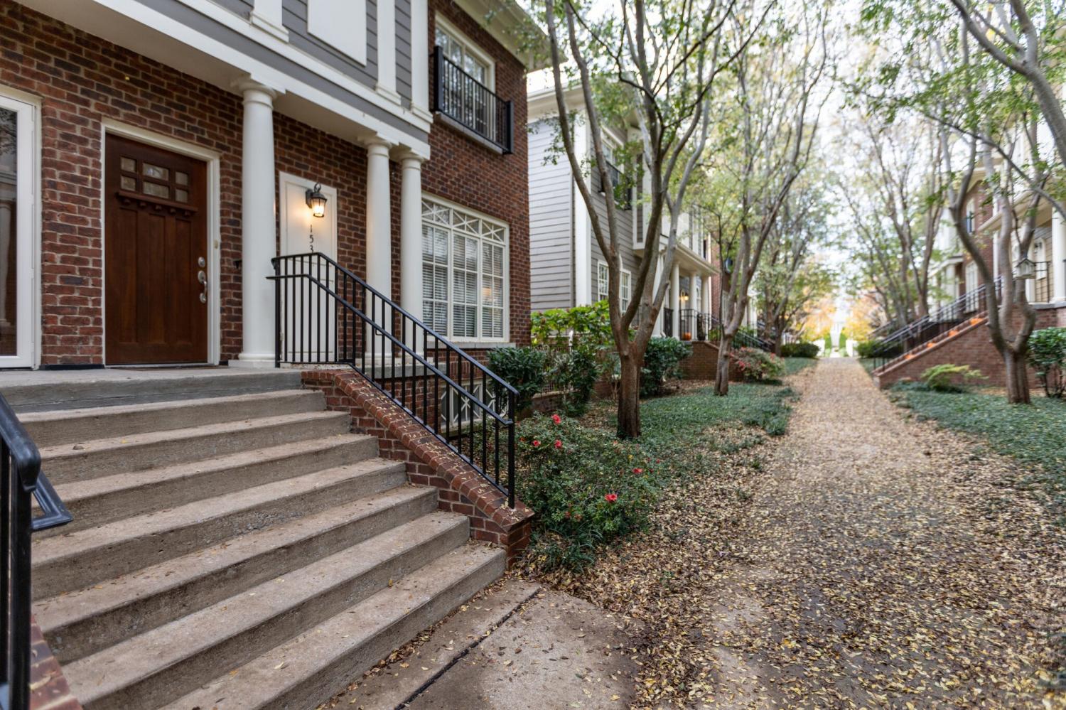 153-Generals-Retreat-Pl For Sale
