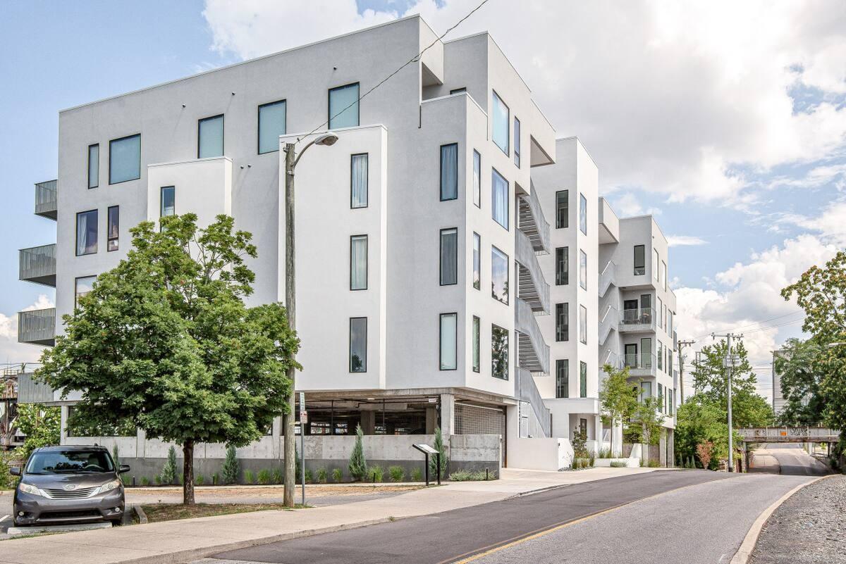 700-1st-Ave--N For Sale