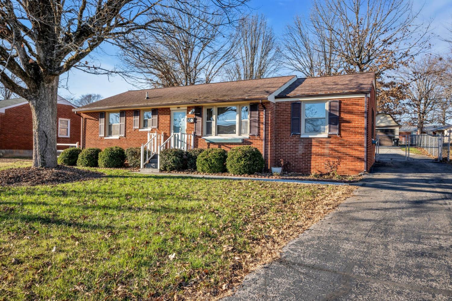 555-Ashe-Ave For Sale