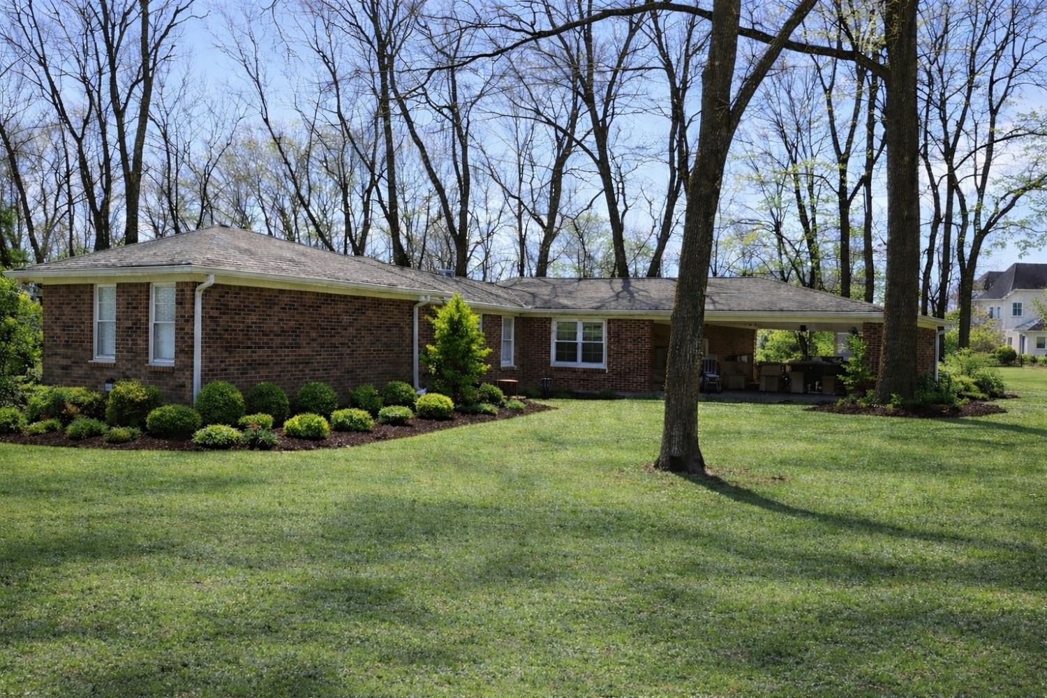 101-W-Hillwood-Dr For Sale