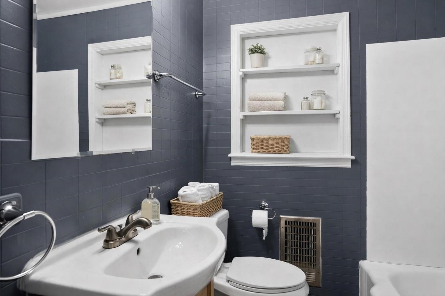 706-CHARLESTON-ST For Sale