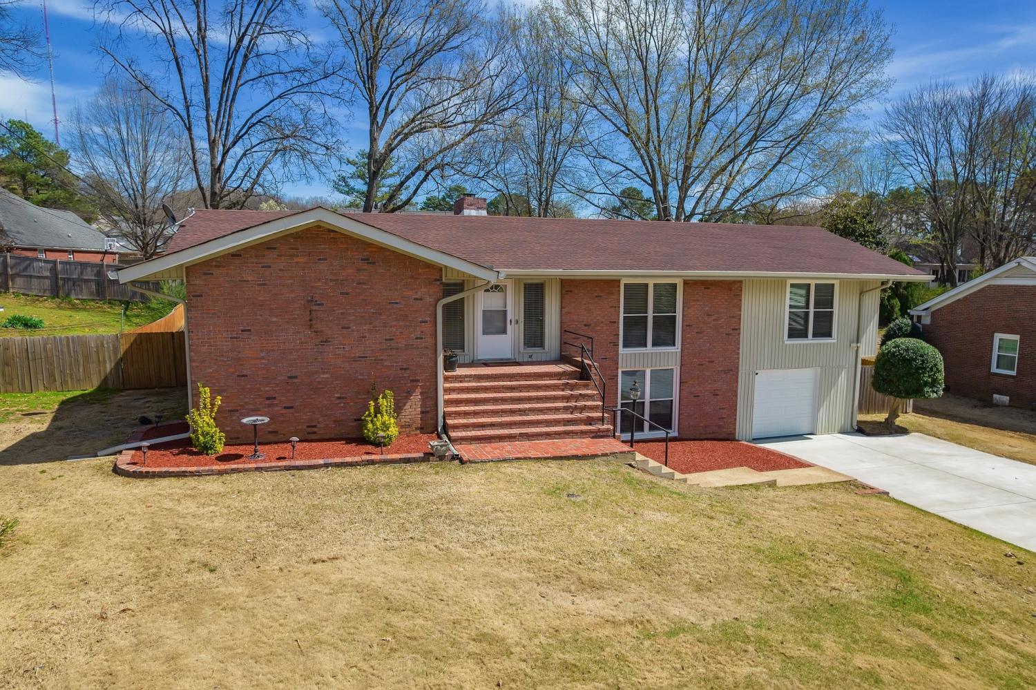 596-Russell-Rd For Sale