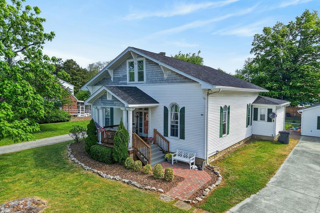 105-Roberts-St For Sale