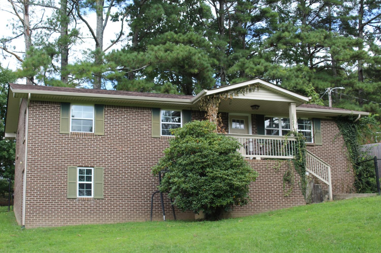 906-Saint-Clair-St For Sale