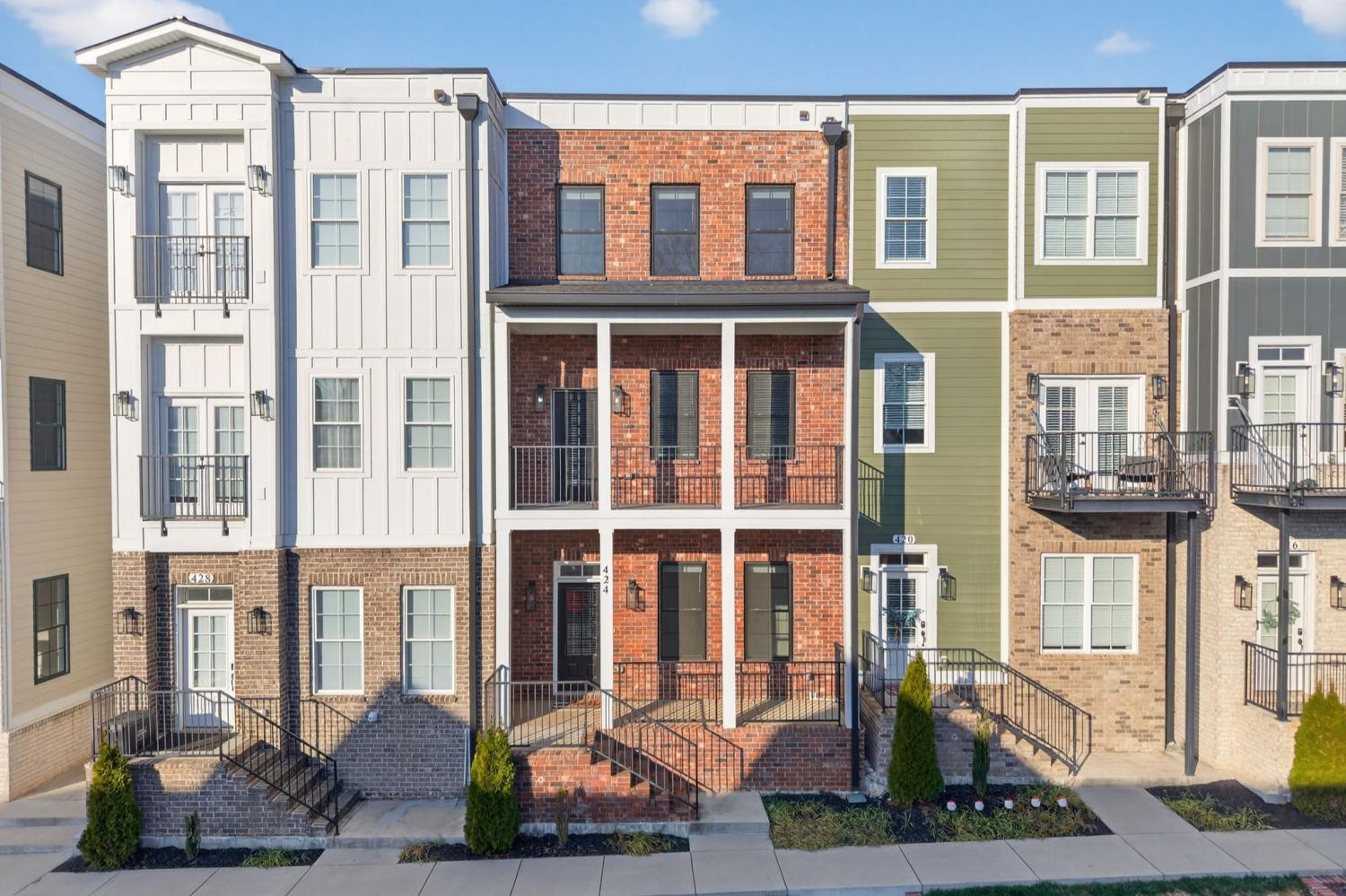 424-Centre-St For Sale