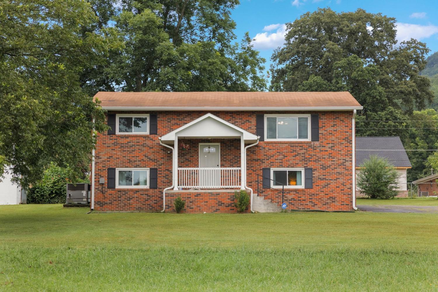 1125-Main-St For Sale