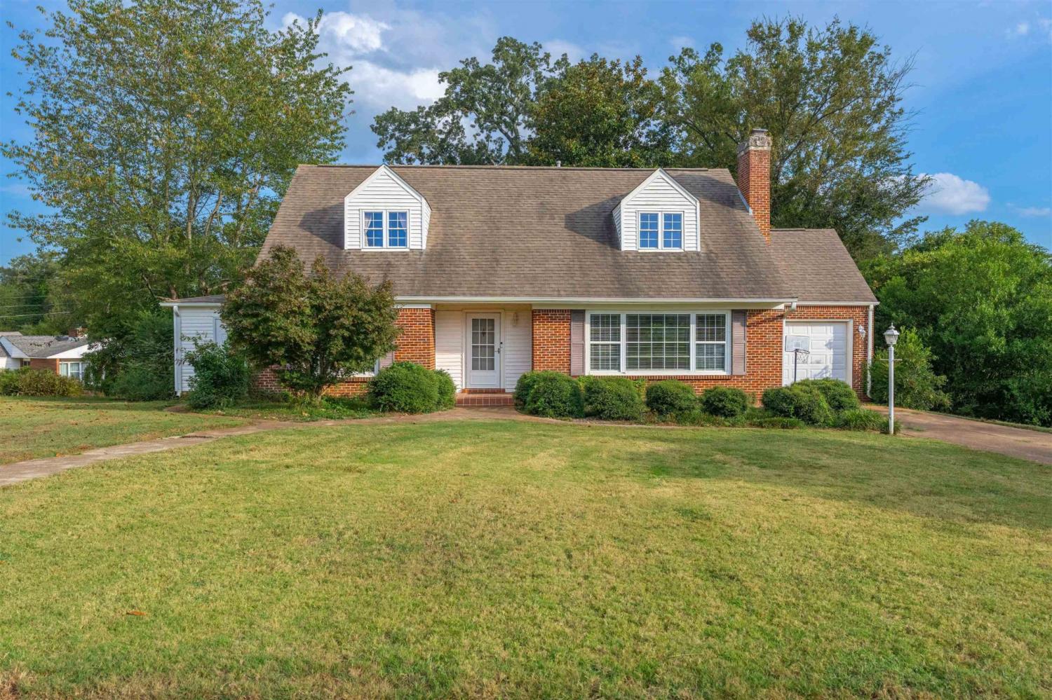 805-River-Bluff-Dr For Sale