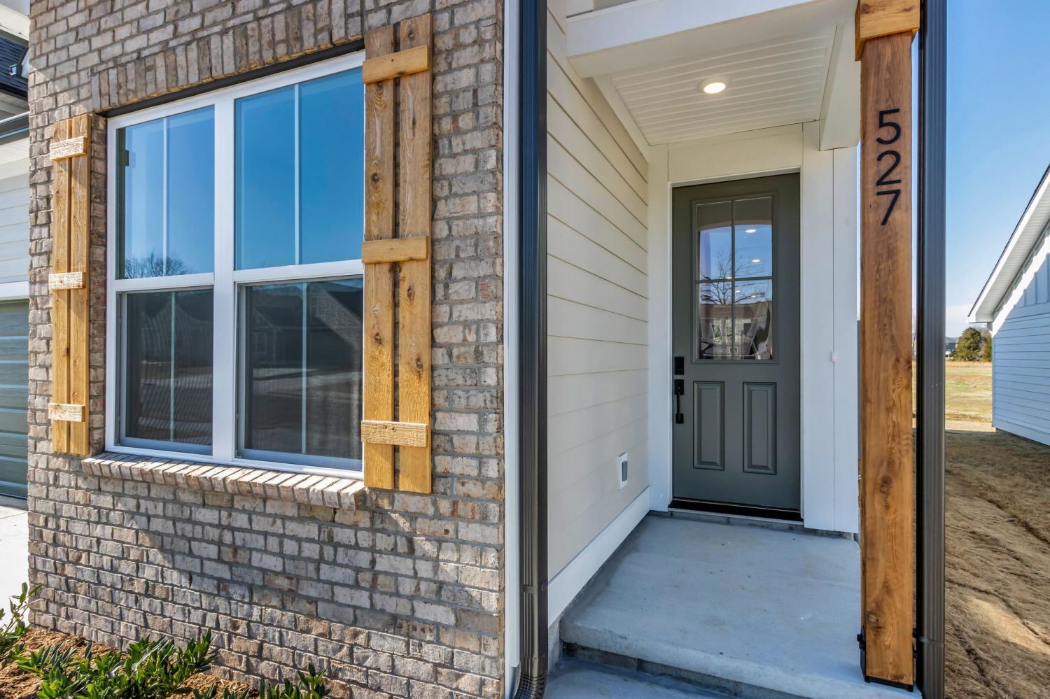 527-Byres-Ct For Sale