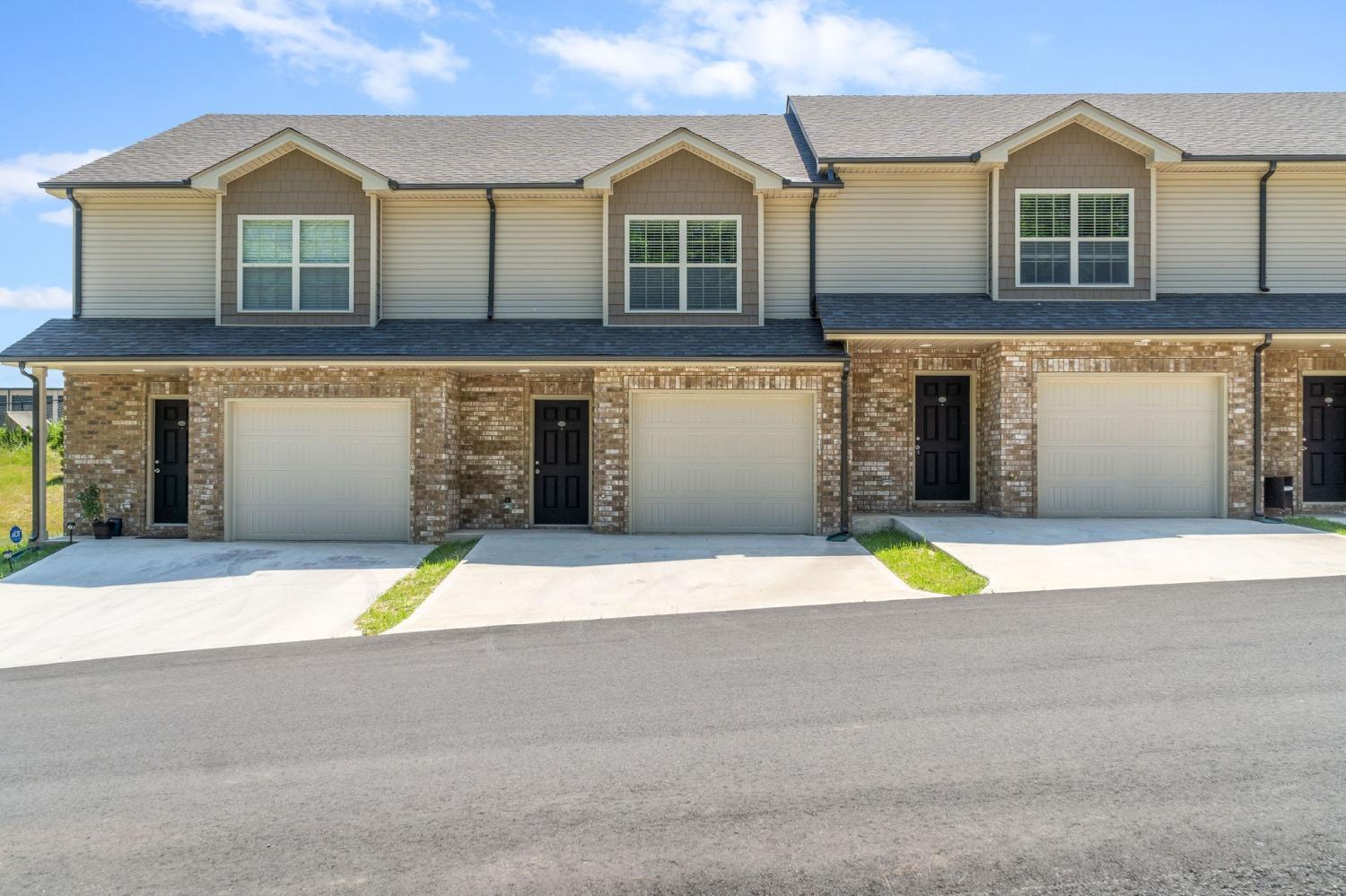 135-Country-Ln For Sale