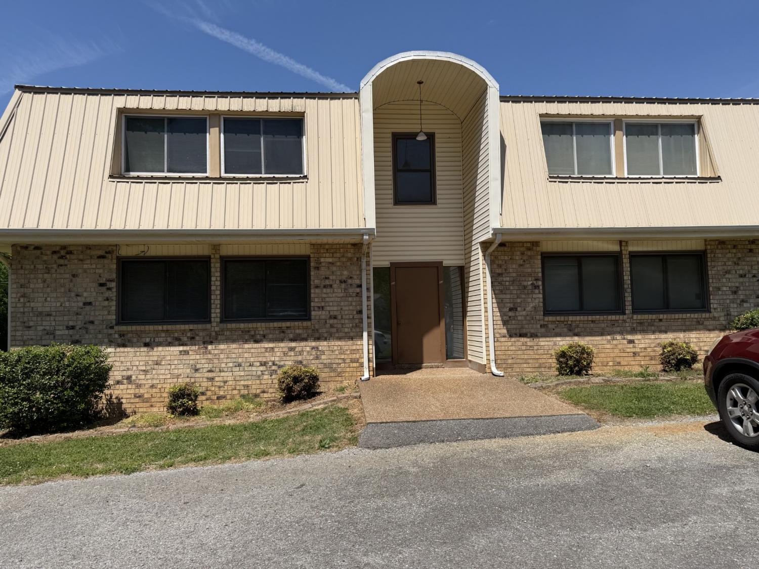 940-E-Main-St For Sale