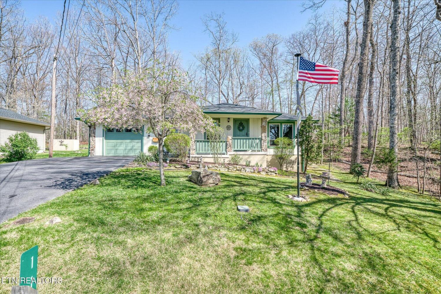 114-Lakeshire-Dr For Sale