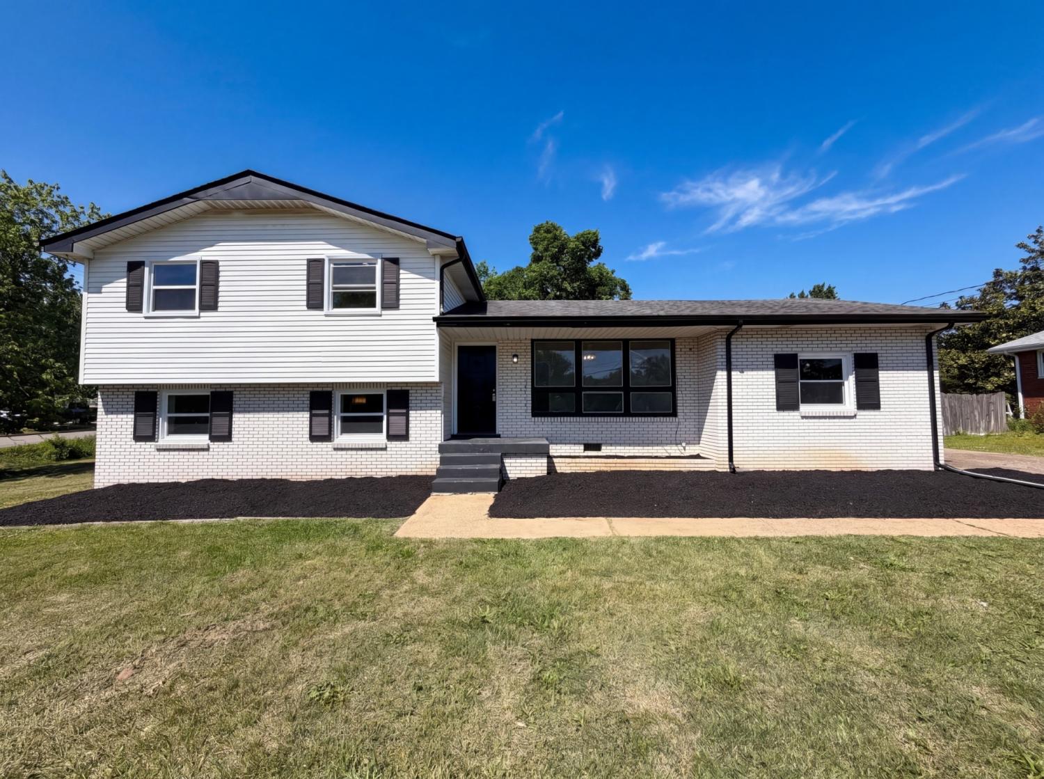 105-Ivy-Dr For Sale