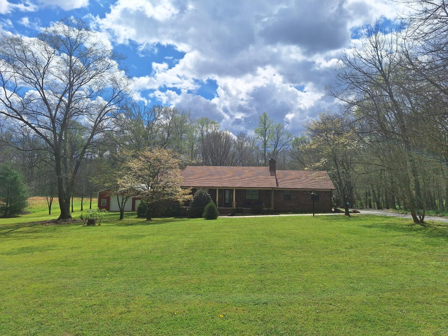 821-Eagle-Creek-Rd For Sale