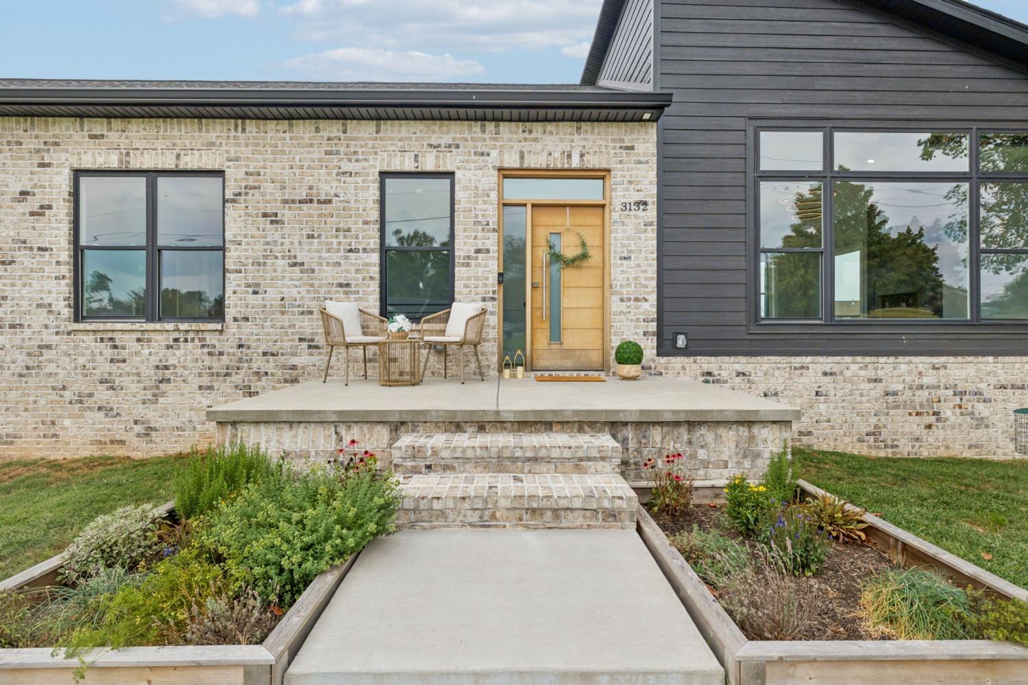 3132-Edgemont-Dr For Sale