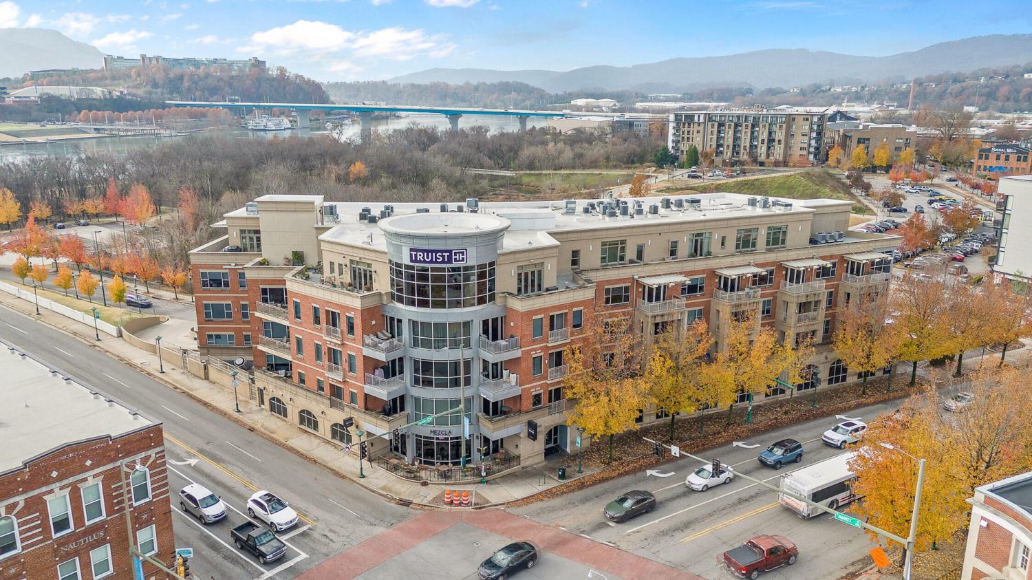 4-Cherokee-Boulevard For Sale