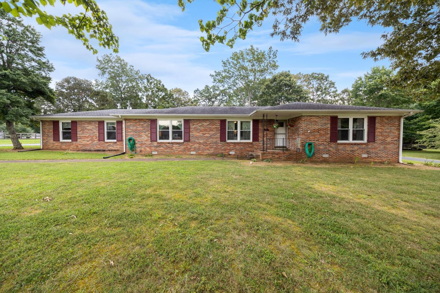 509-Twelve-Oaks-Rd For Sale