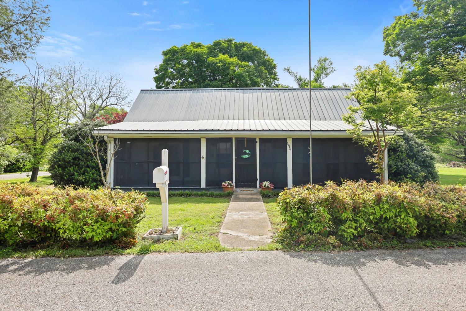 14946-Railroad-Street For Sale