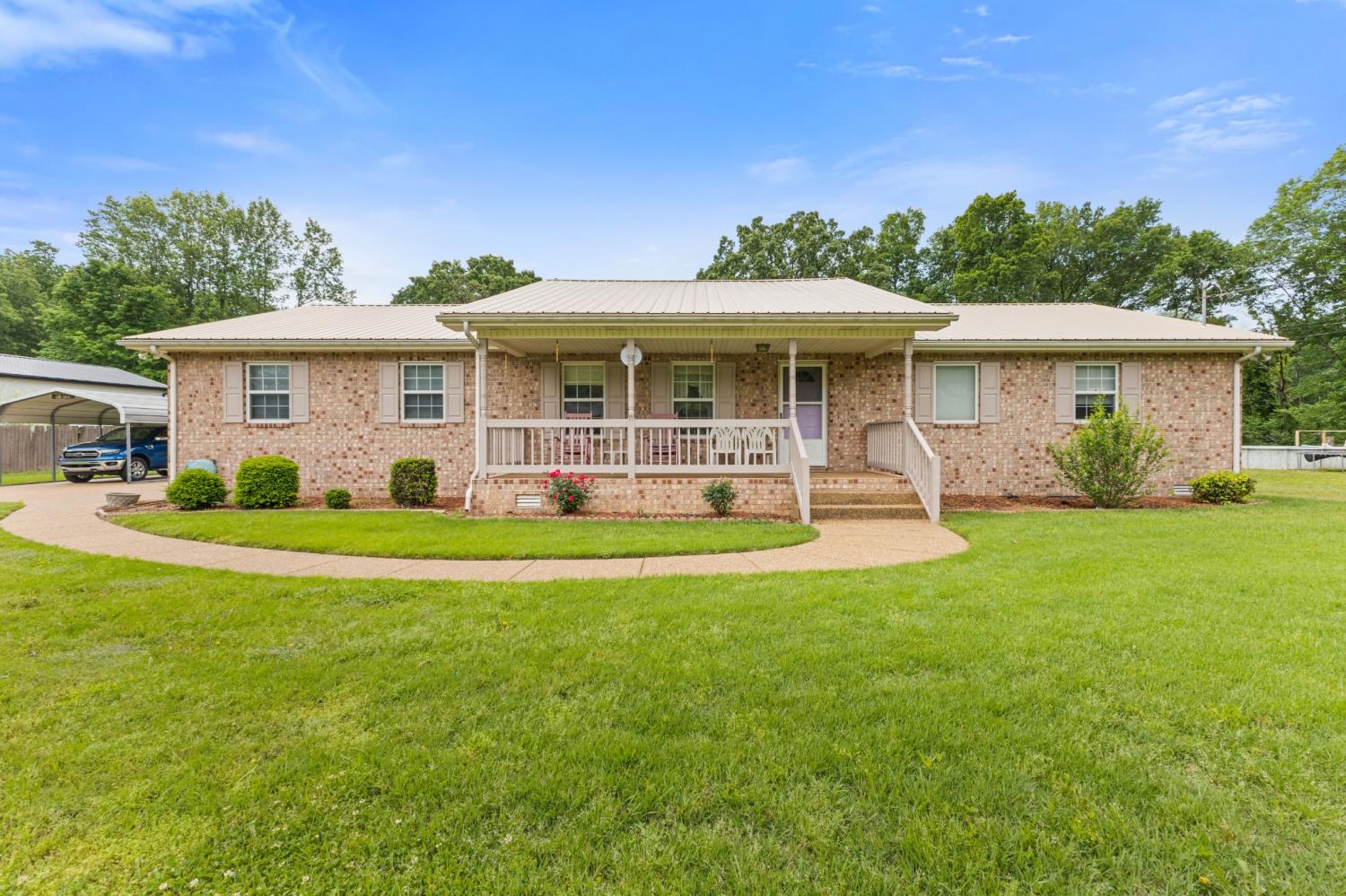 111-Hickory-Trce For Sale