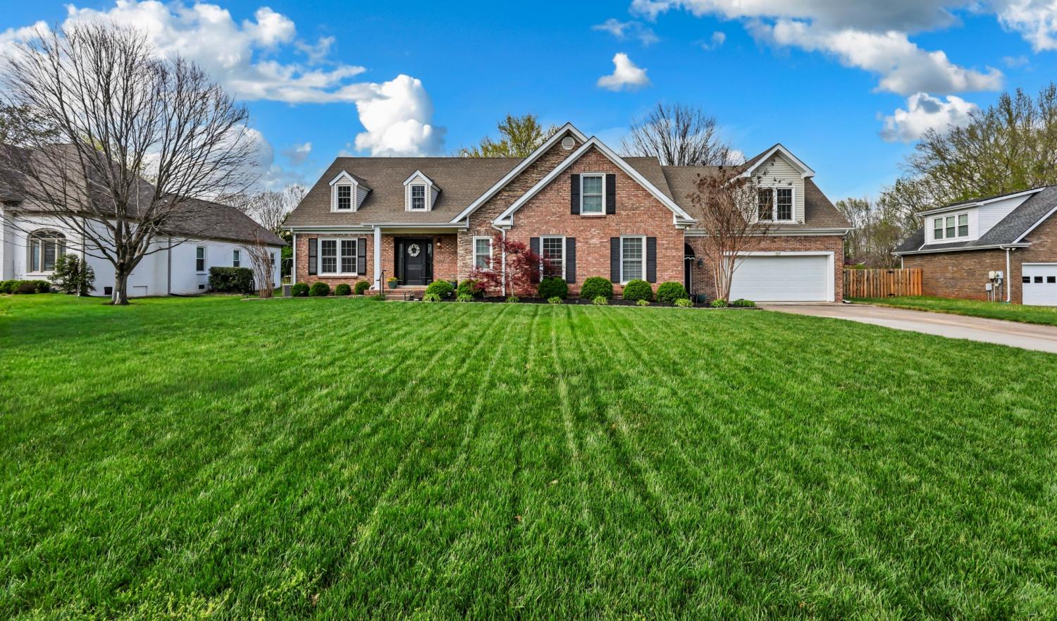 209-Longwood-Ln For Sale