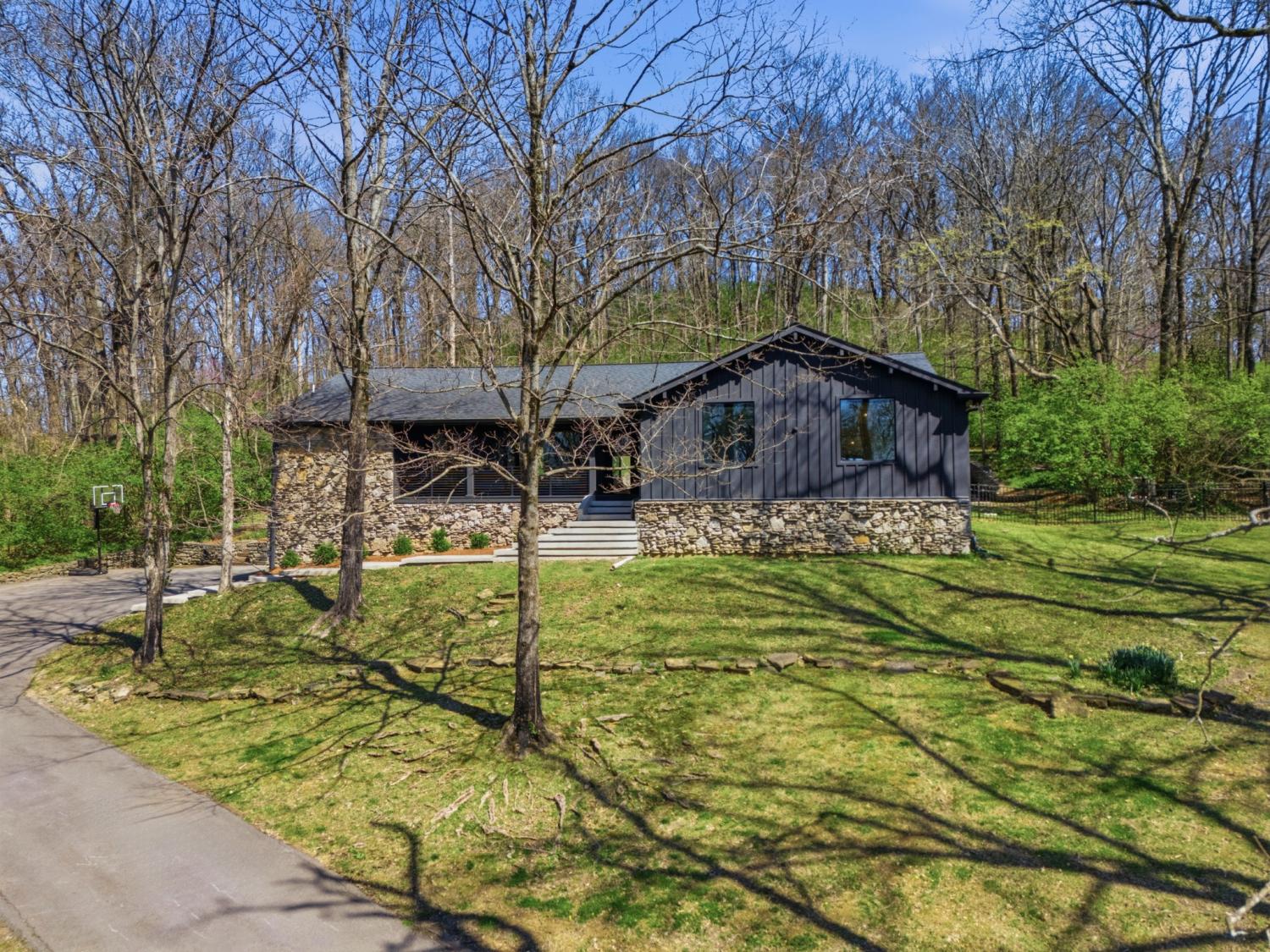 1805-Stonehaven-Ct For Sale