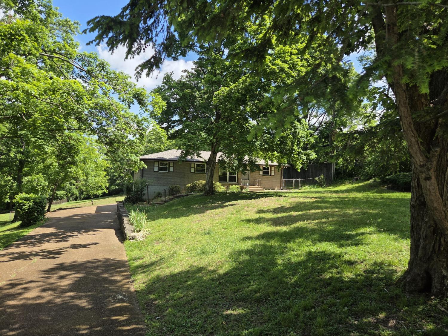 608-Burgundy-Dr For Sale