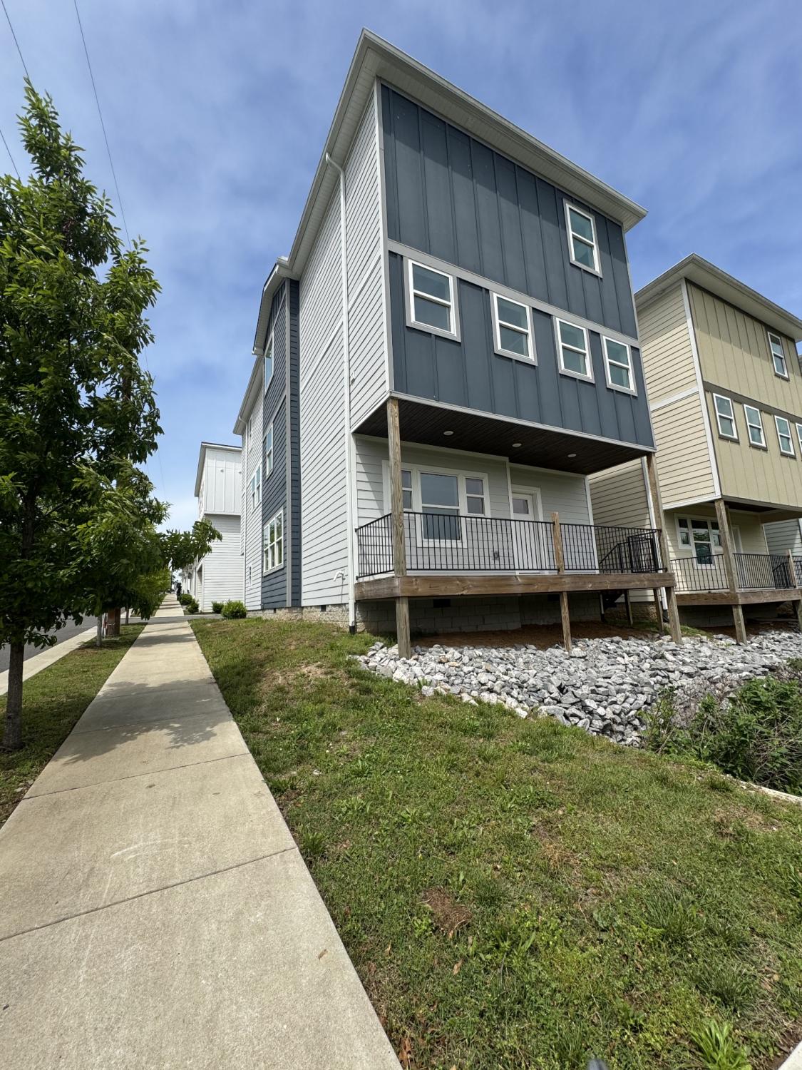 1137-Lawrence-Ave For Sale