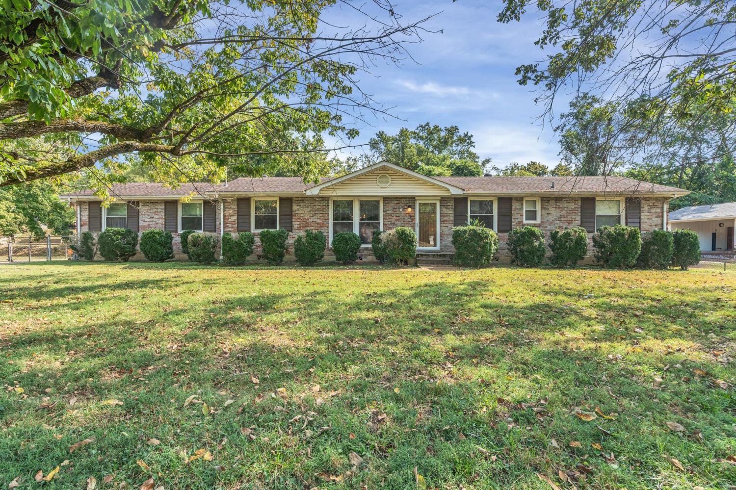 2012-Forrest-Green-Dr For Sale