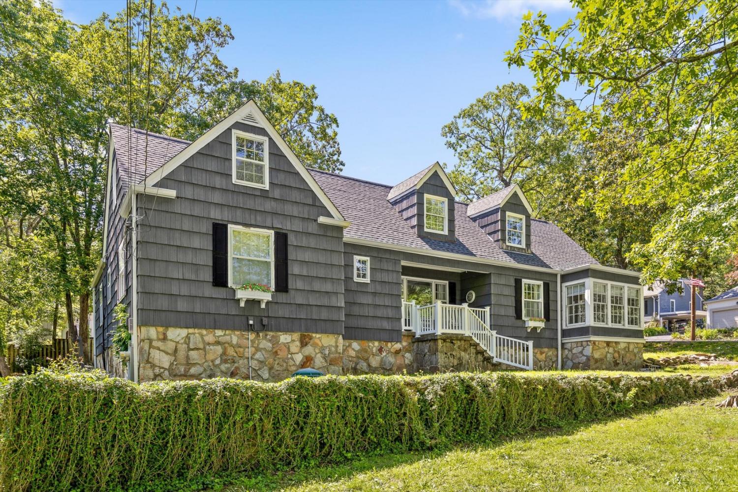 1300-Elfin-Rd For Sale