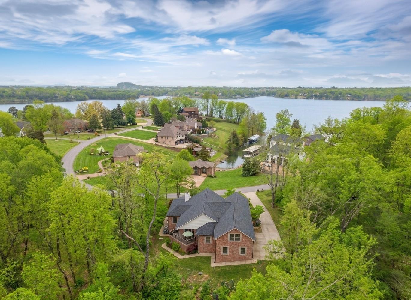 442-Lakeview-Cir For Sale