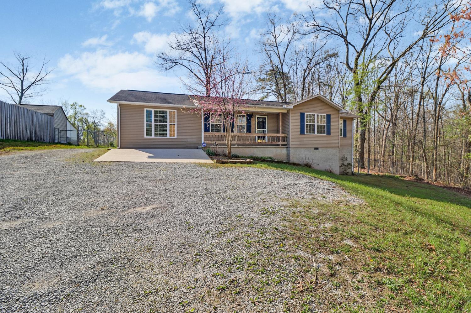 201-Estates-Lake-Dr For Sale
