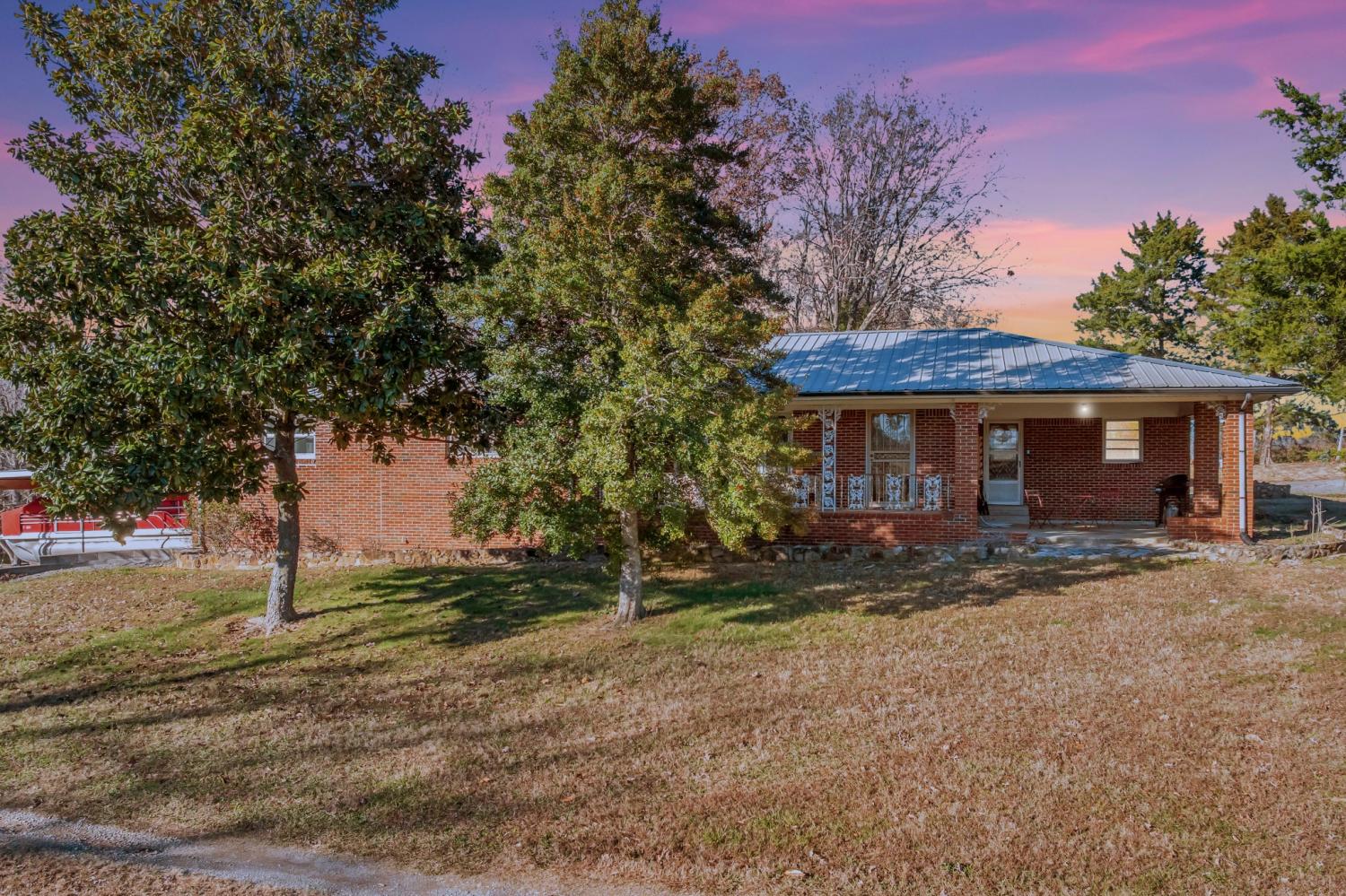 1555-Highway-13 For Sale