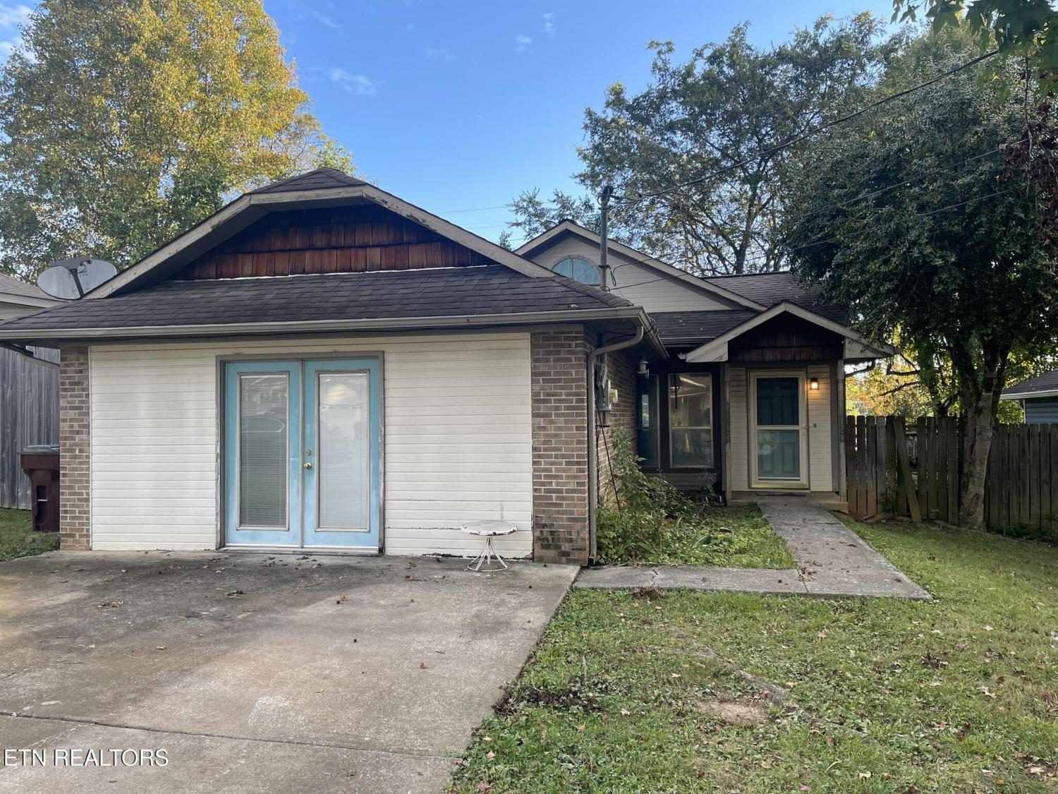 2128-Victoria-Lane For Sale