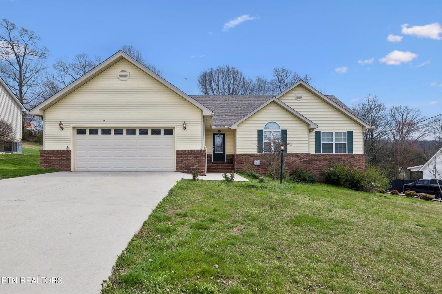 124-Huntington-Lane For Sale