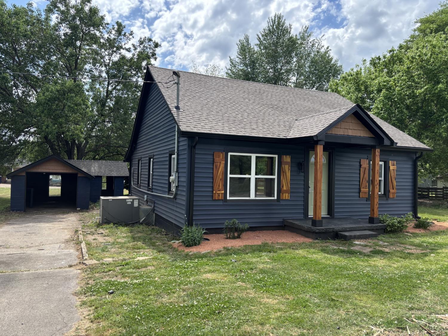 206-Wakefield-Ave For Sale