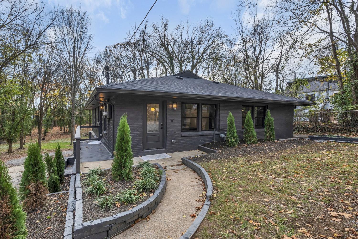 1419-Riverside-Dr For Sale