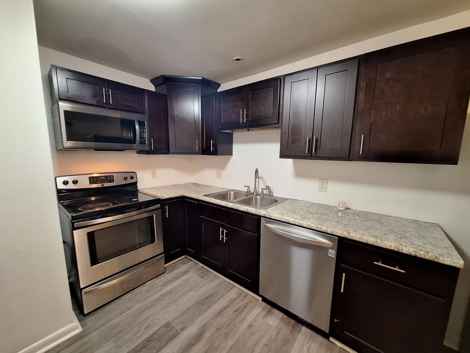 555-N-DuPont-Ave For Sale