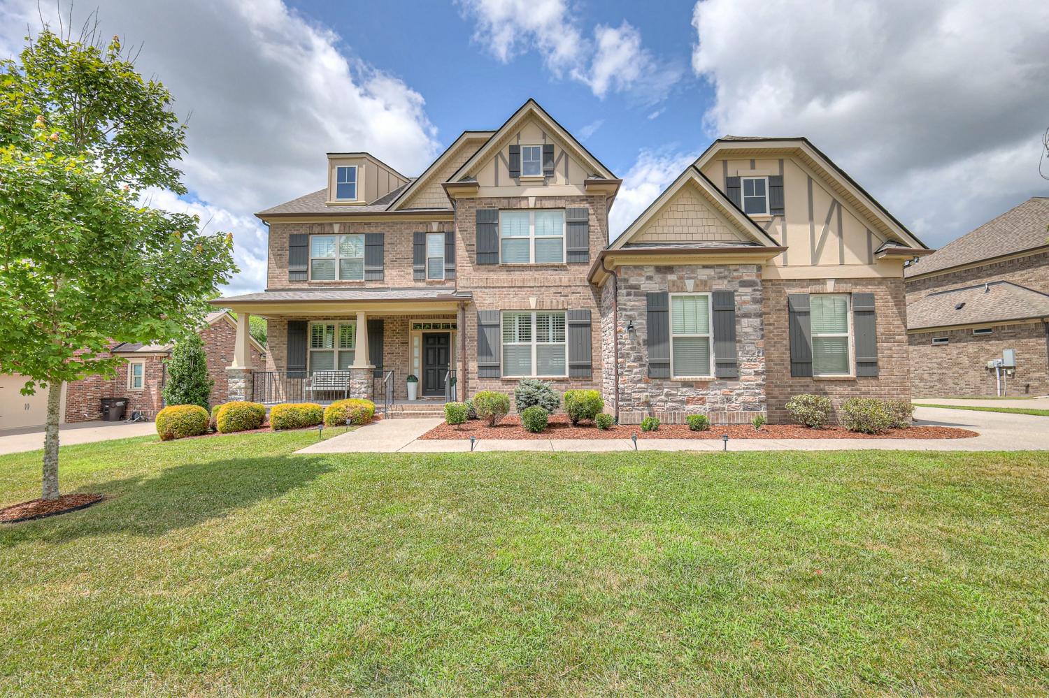 6689-Edgemore-Dr For Sale