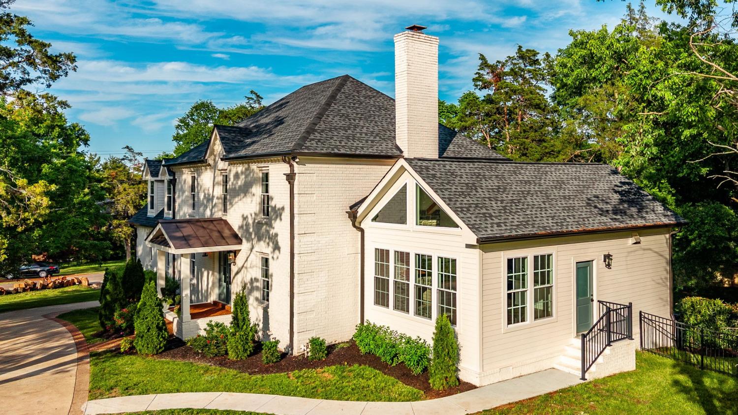 7052-N-Lake-Dr For Sale