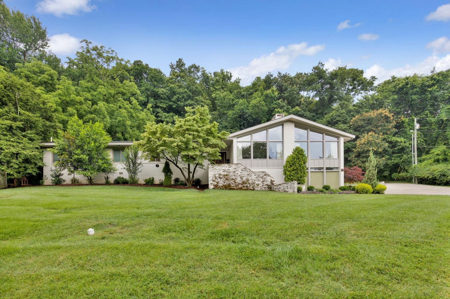 1005-Balmoral-Dr For Sale