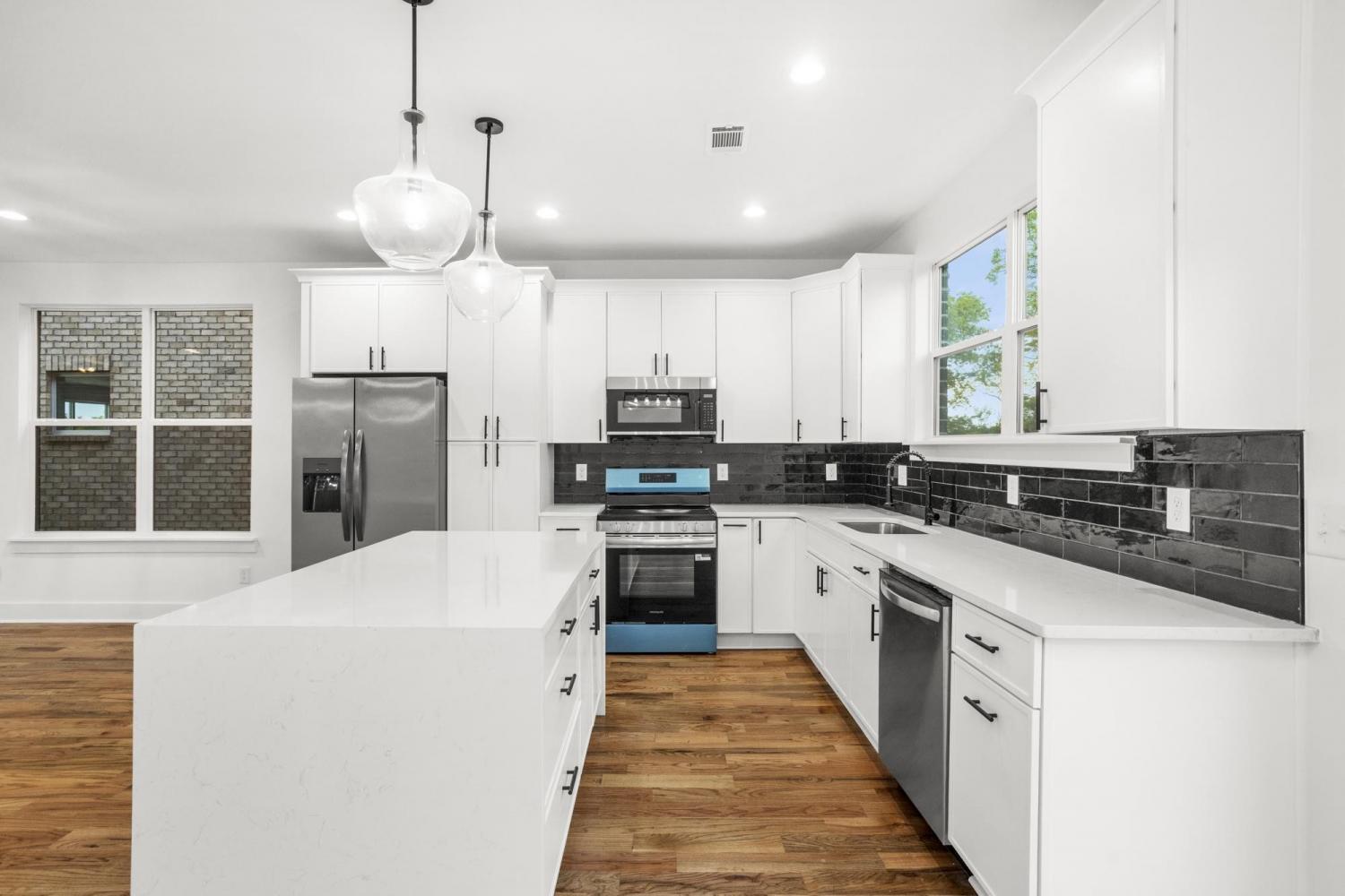 656-Chambers-St For Sale