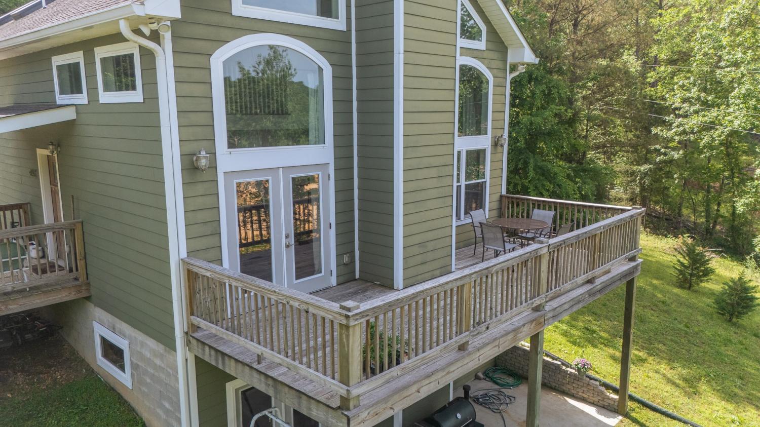 4042-Jones-Hollow-Rd For Sale