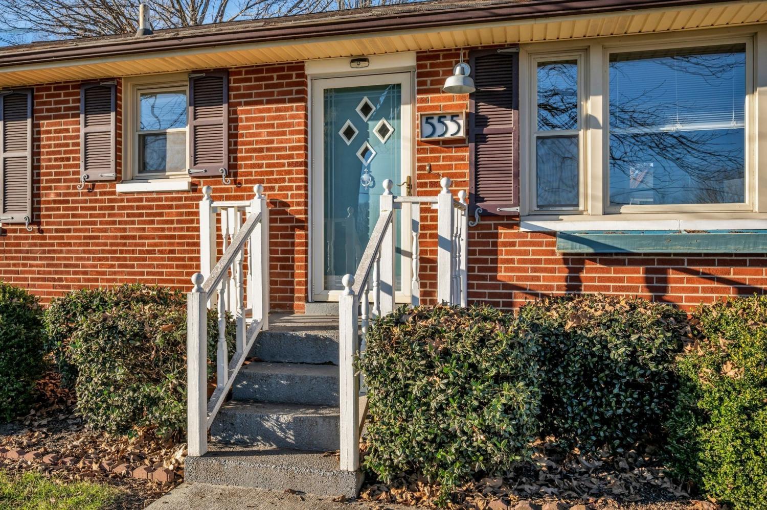 555-Ashe-Ave For Sale