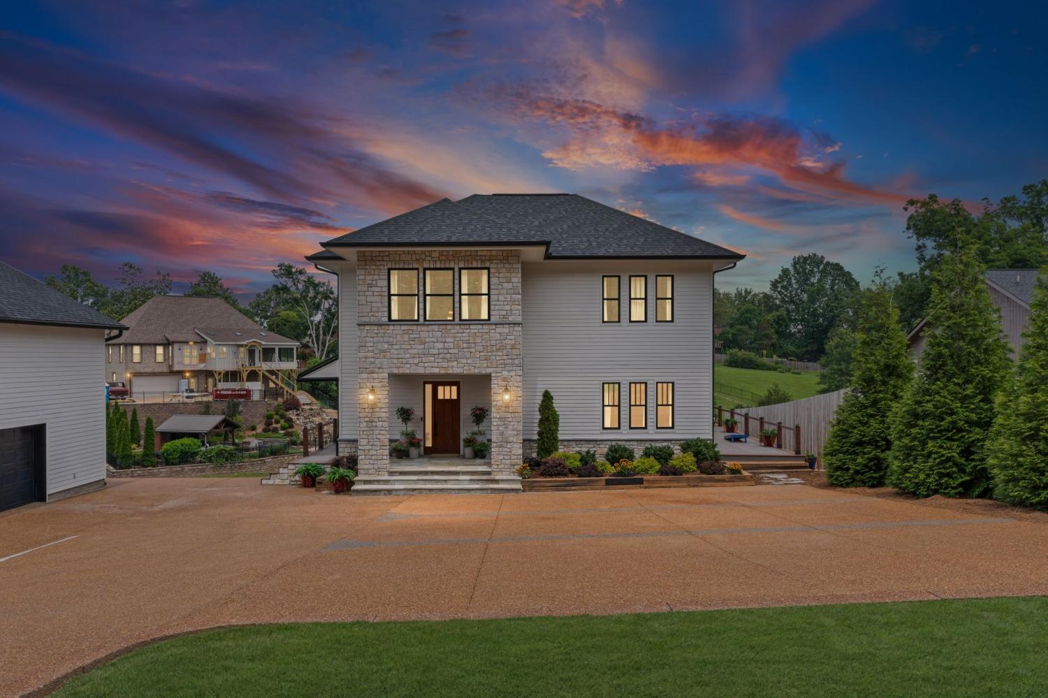 541-Lakeview-Cir For Sale